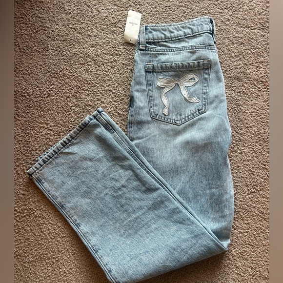 Hollister Denim - Hollister Low Rise Light Blue Jeans w/bows on pockets